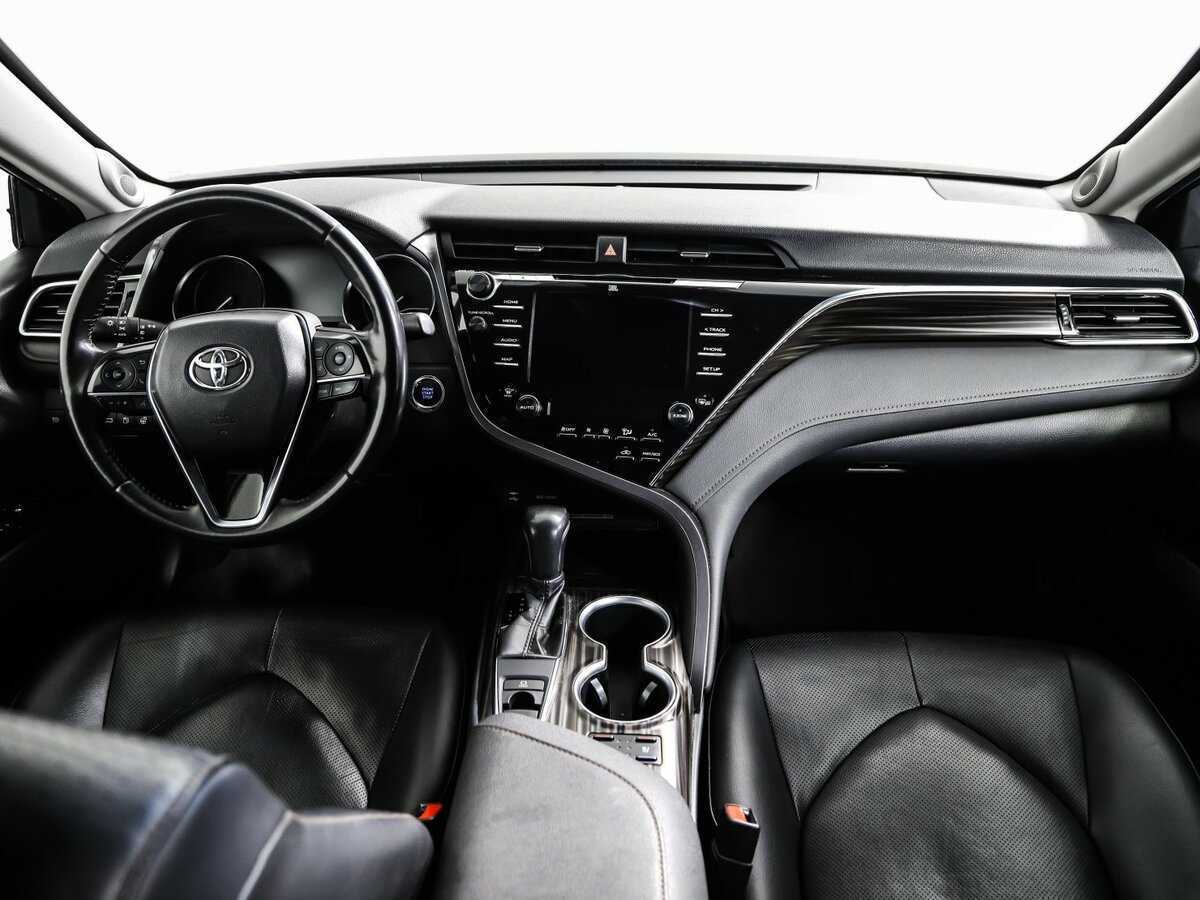 Toyota Camry 2018 года с пробегом. Фото: #10
