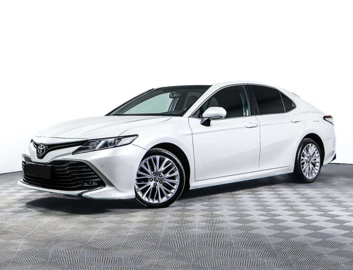 Toyota Camry 2020 года с пробегом. Посмотреть фото