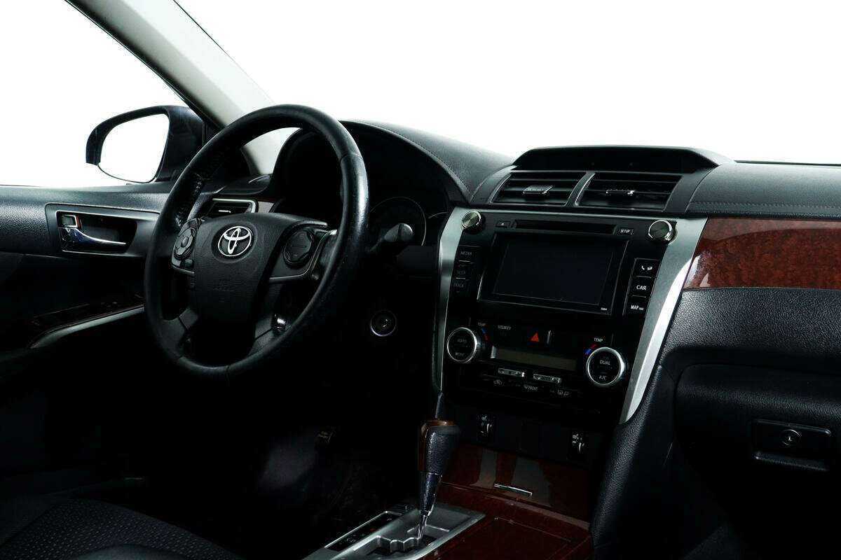 Toyota Camry 2012 года с пробегом. Фото: #8
