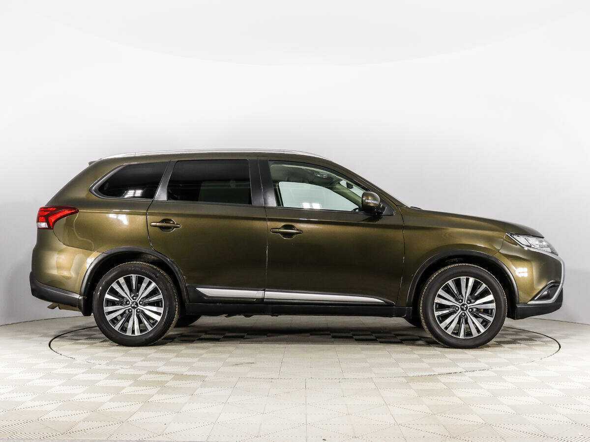 Mitsubishi Outlander 2020 года с пробегом. Фото: #3