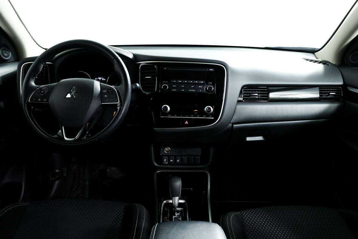 Mitsubishi Outlander 2020 года с пробегом. Фото: #10