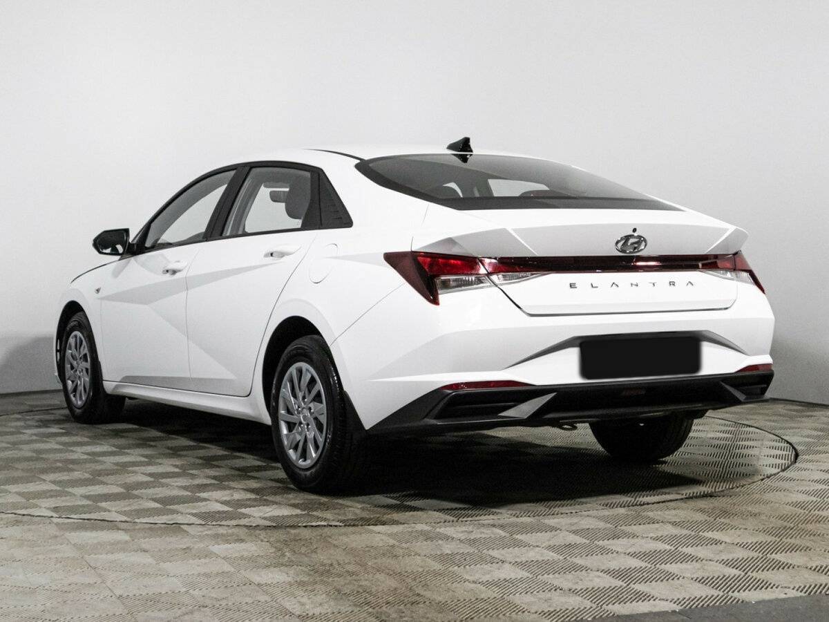 Hyundai Elantra 2021 года с пробегом. Фото: #6