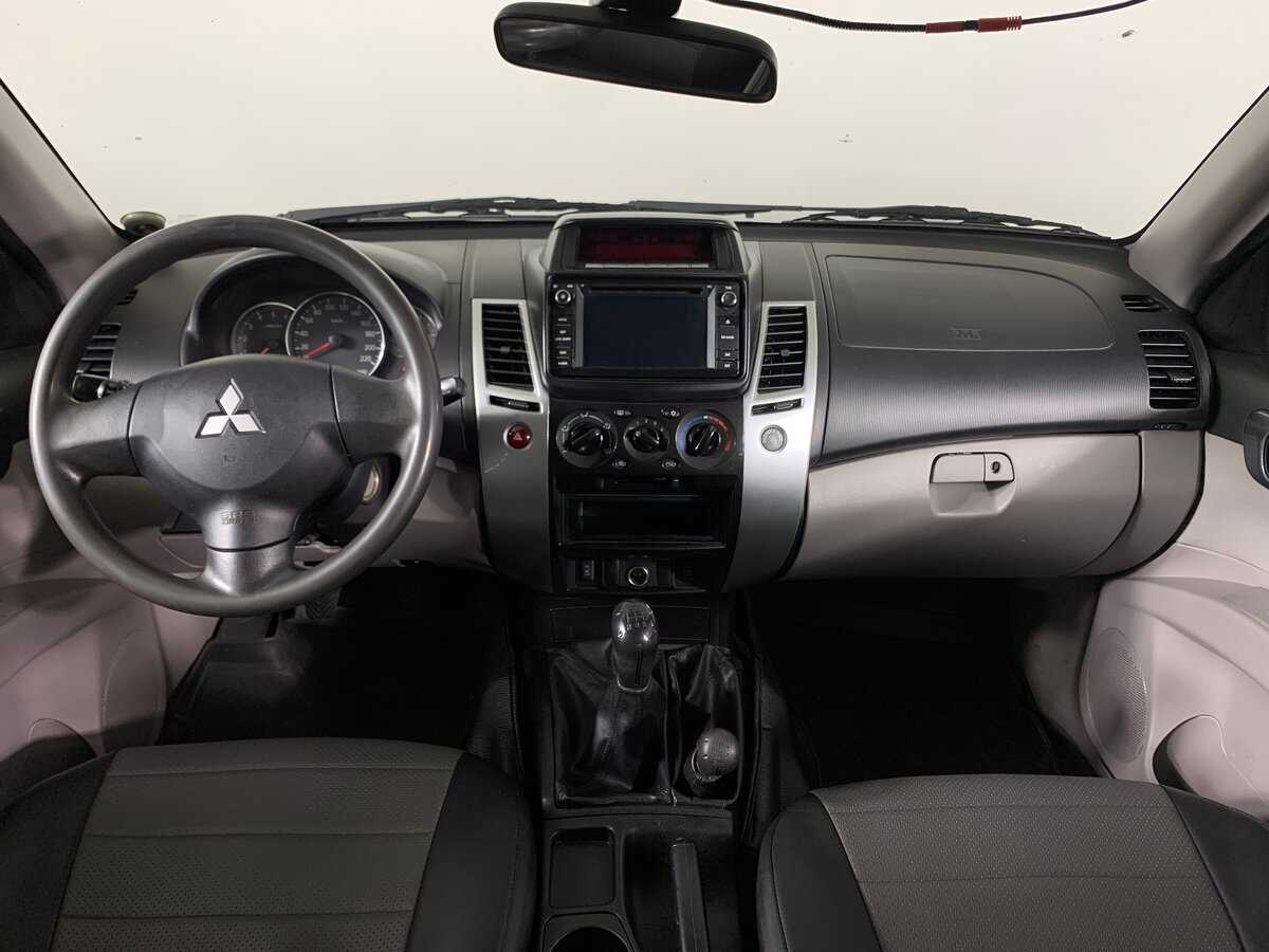Mitsubishi Pajero Sport 2014 года с пробегом. Фото: #12