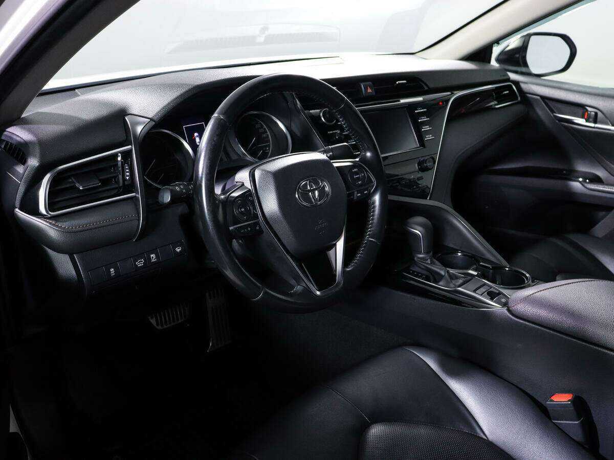 Toyota Camry 2019 года с пробегом. Фото: #11