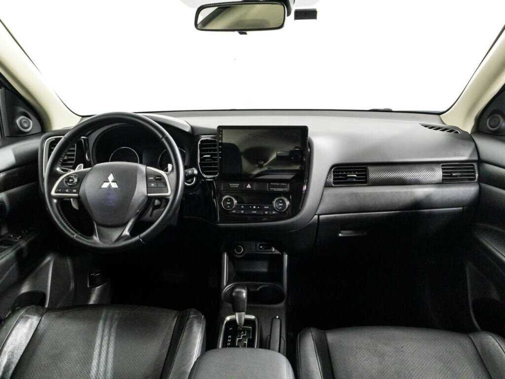 Mitsubishi Outlander 2012 года с пробегом. Фото: #12