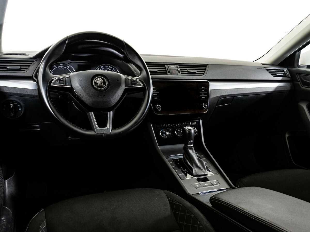 Skoda Superb 2018 года с пробегом. Фото: #8