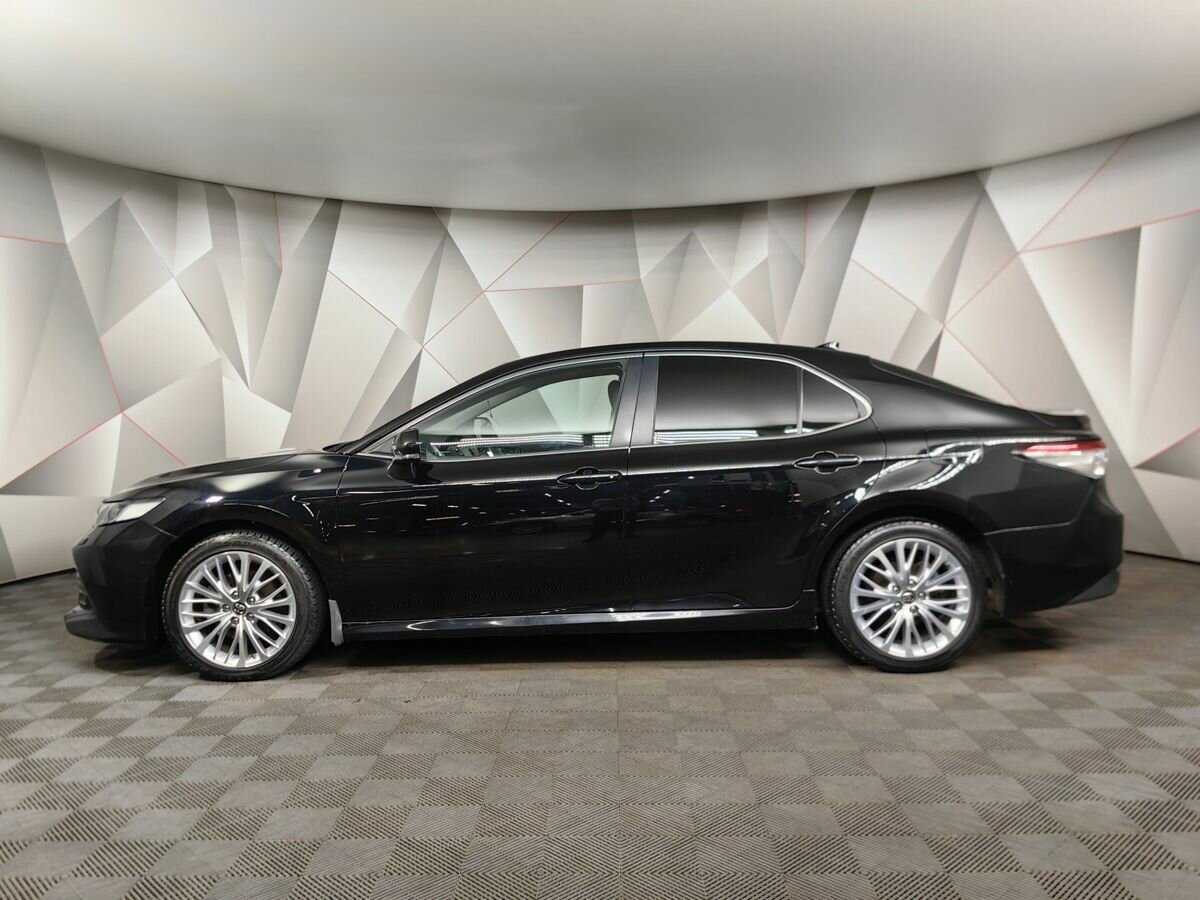 Toyota Camry 2019 года с пробегом. Фото: #4