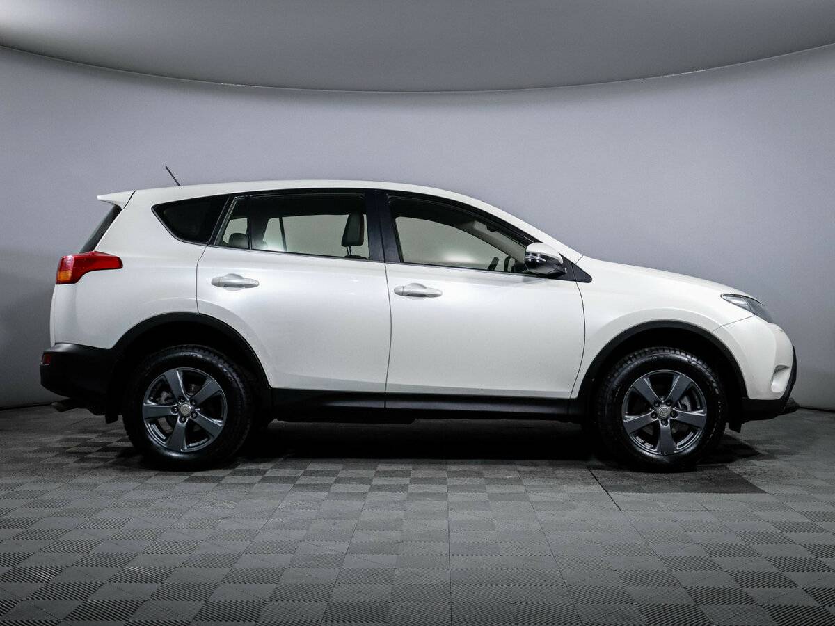 Toyota RAV4 2013 года с пробегом. Фото: #3