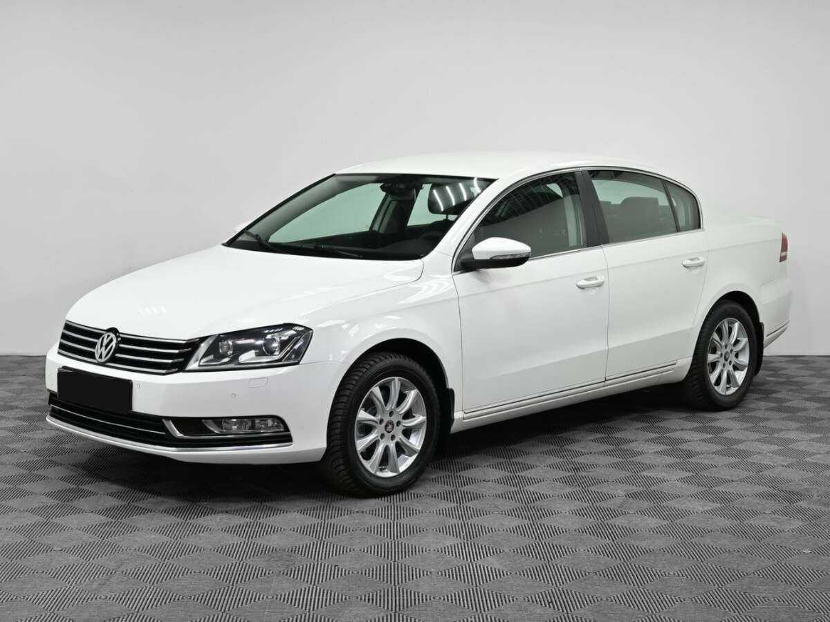 Volkswagen Passat 2013 года с пробегом. Фото: #0
