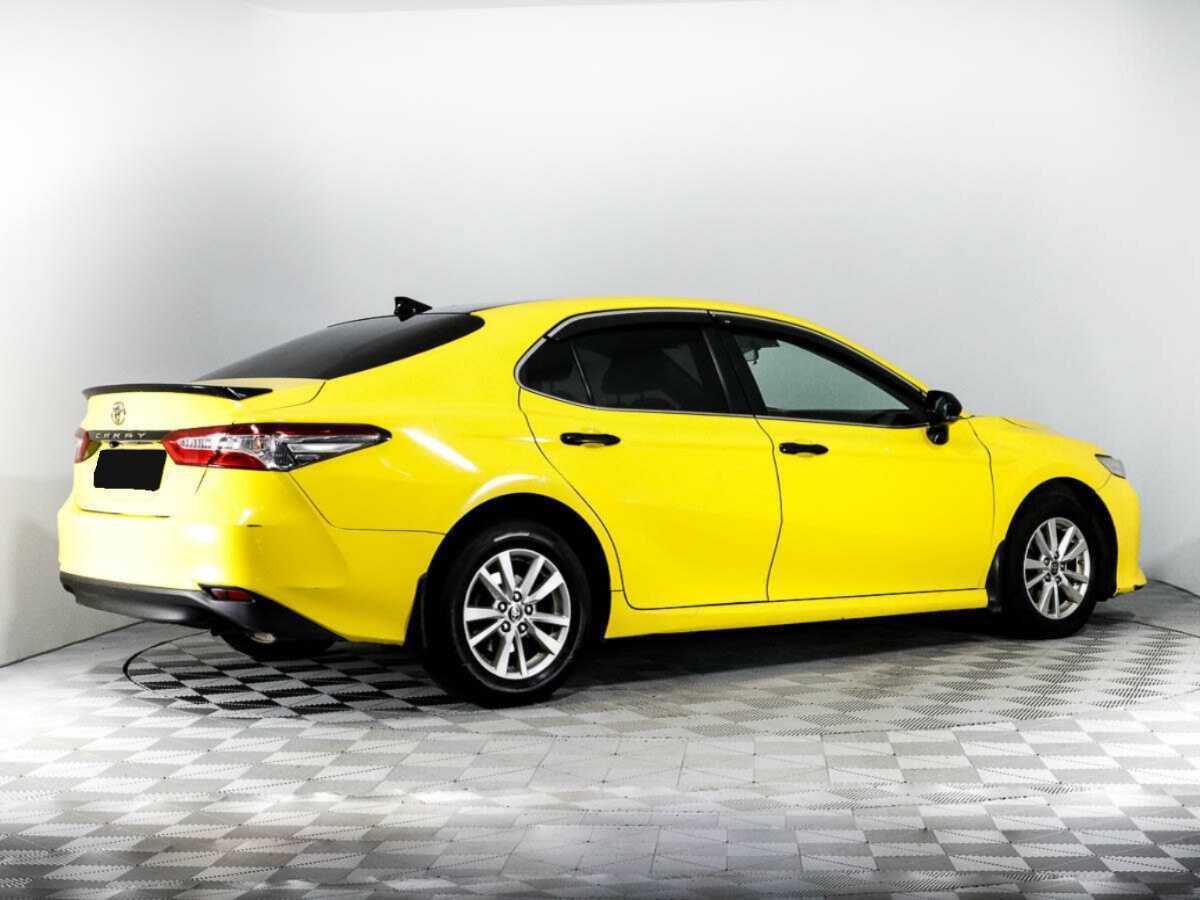 Toyota Camry 2021 года с пробегом. Фото: #4