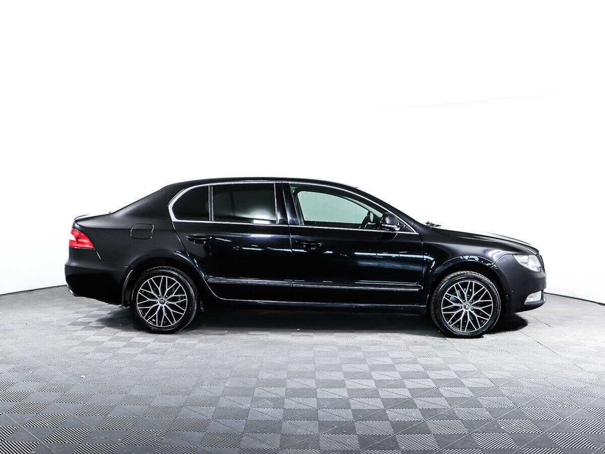 Skoda Superb 2012 года с пробегом. Фото: #3