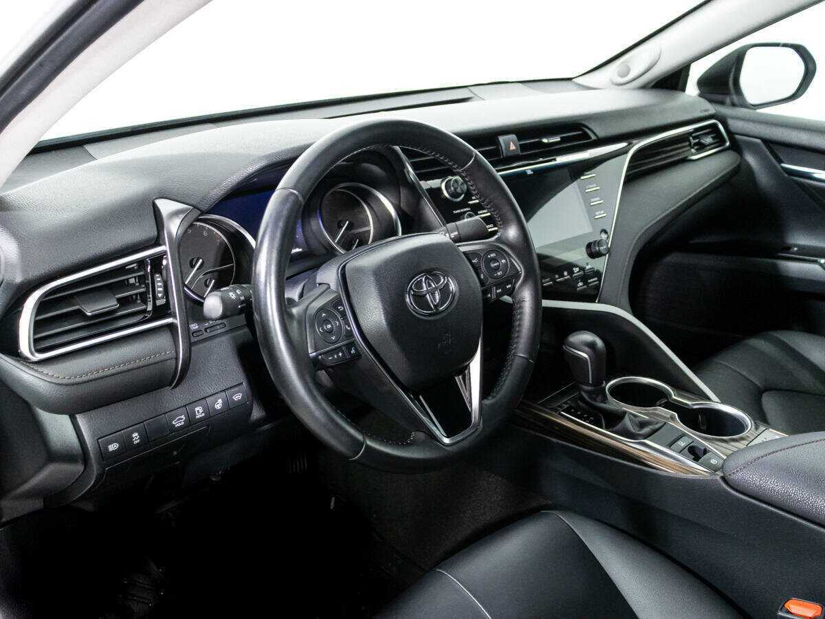 Toyota Camry 2020 года с пробегом. Фото: #10