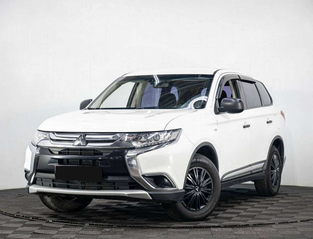 Mitsubishi Outlander 2018 года с пробегом. Посмотреть фото