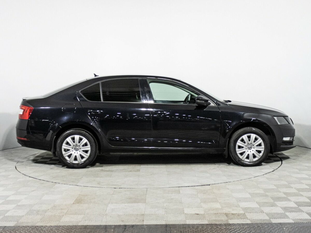 Skoda Octavia 2018 года с пробегом. Фото: #3