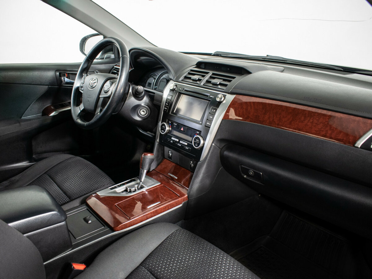 Toyota Camry 2013 года с пробегом. Фото: #8