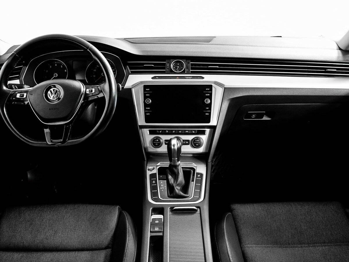 Volkswagen Passat 2018 года с пробегом. Фото: #10