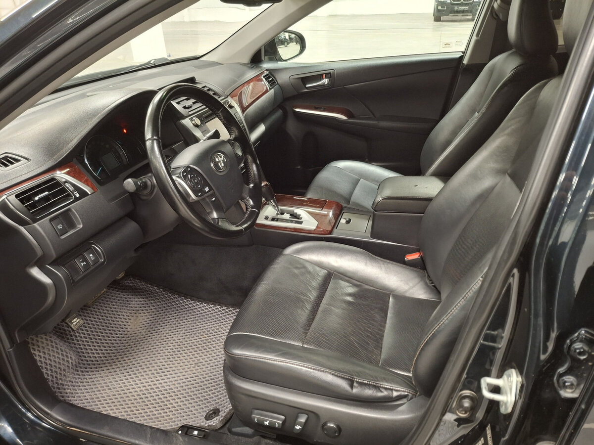 Toyota Camry 2014 года с пробегом. Фото: #10