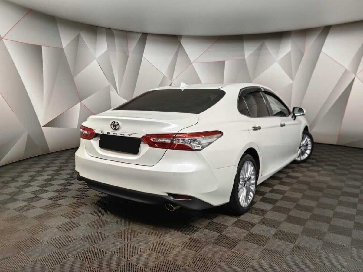 Toyota Camry 2020 года с пробегом. Фото: #1