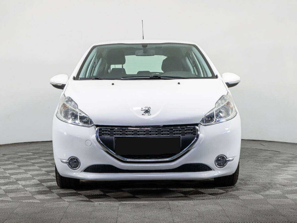 Peugeot 208 2013 года с пробегом. Фото: #1