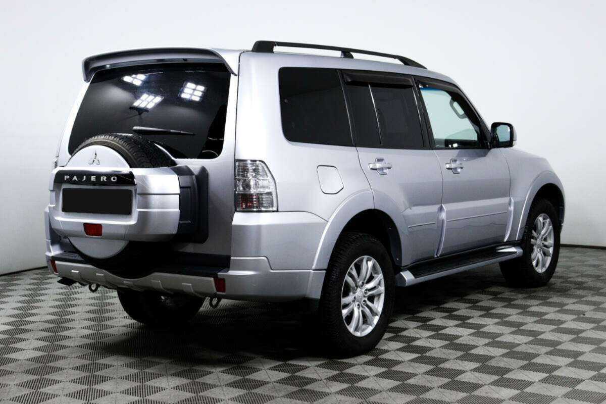 Mitsubishi Pajero 2012 года с пробегом. Фото: #4