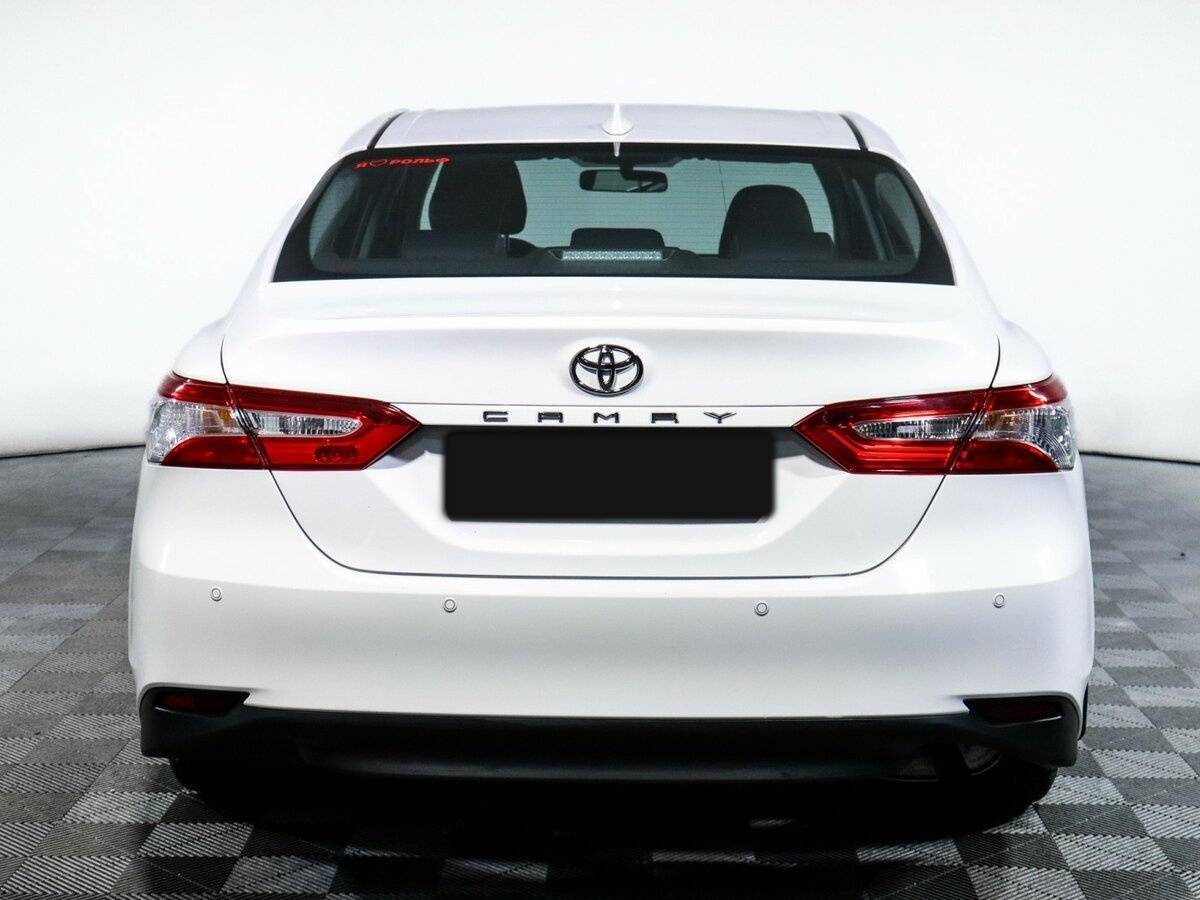 Toyota Camry 2021 года с пробегом. Фото: #5