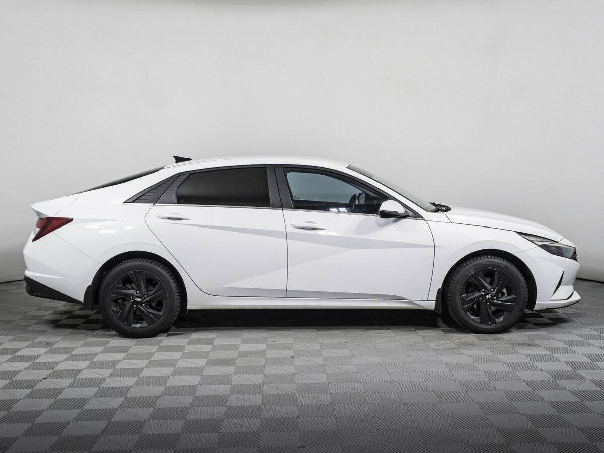 Hyundai Elantra 2021 года с пробегом. Фото: #3