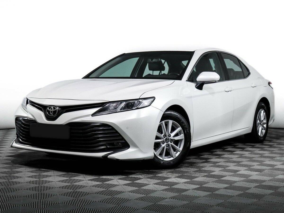 Toyota Camry 2020 года с пробегом. Посмотреть фото