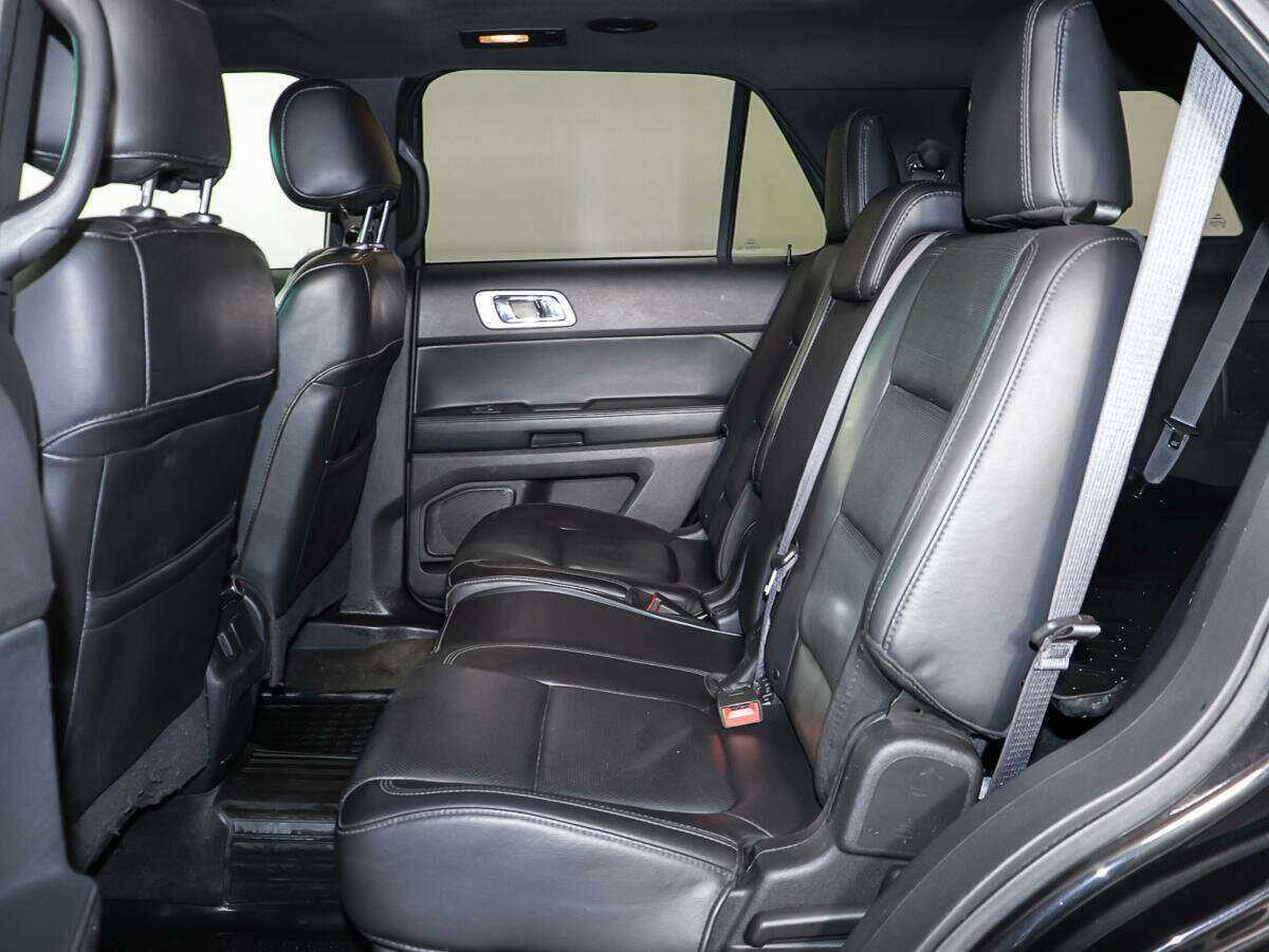 Ford Explorer 2015 года с пробегом. Фото: #9