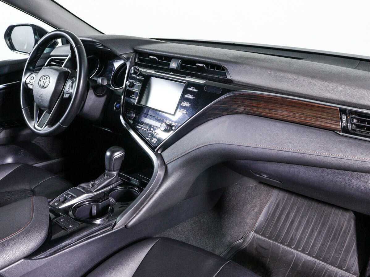 Toyota Camry 2019 года с пробегом. Фото: #8