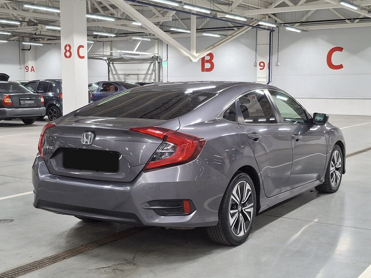 Honda Civic 2016 года с пробегом. Фото: #4