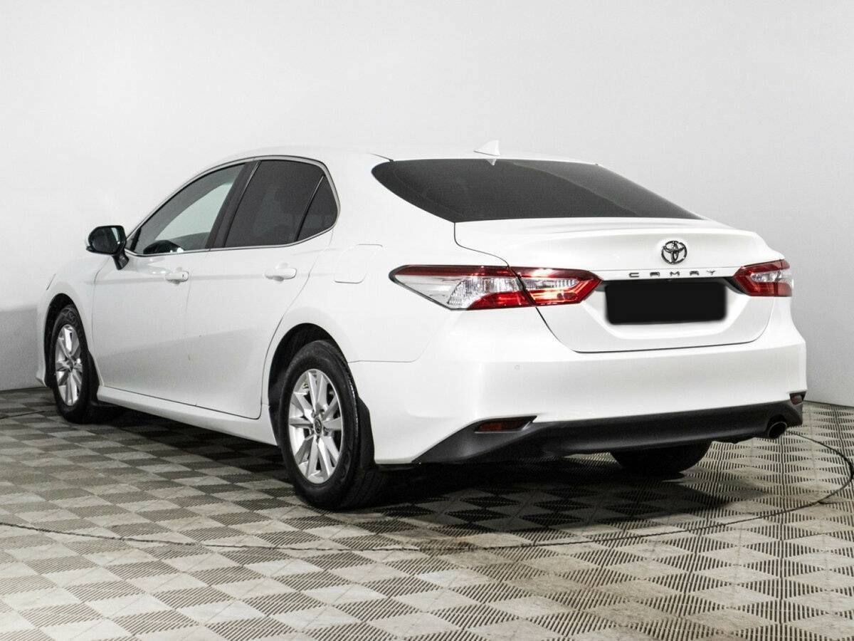 Toyota Camry 2020 года с пробегом. Фото: #6