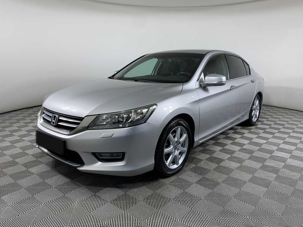 Honda Accord 2013 года с пробегом. Посмотреть фото