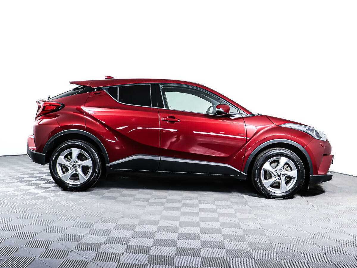Toyota C-HR 2019 года с пробегом. Фото: #3