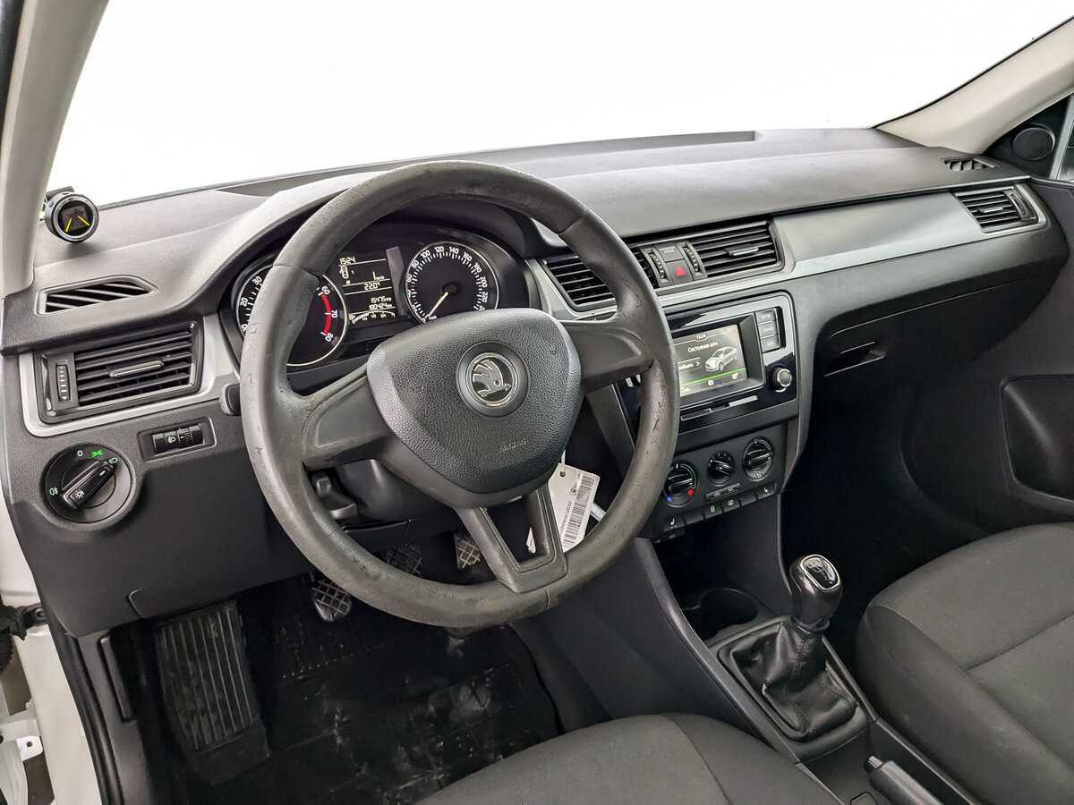 Skoda Rapid 2017 года с пробегом. Фото: #15