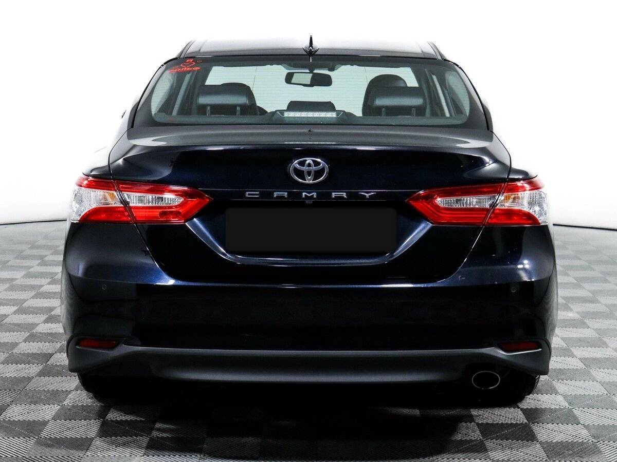 Toyota Camry 2019 года с пробегом. Фото: #4