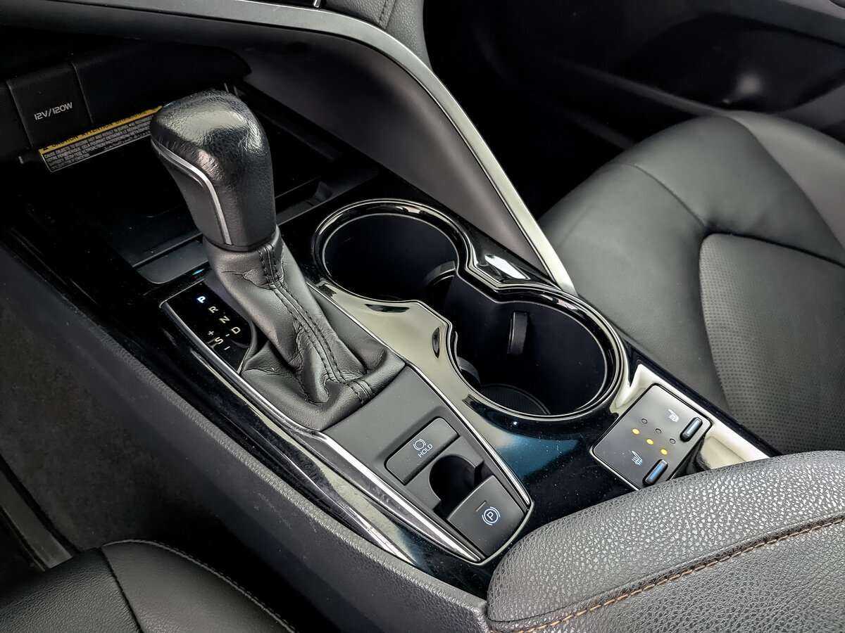Toyota Camry 2021 года с пробегом. Фото: #20