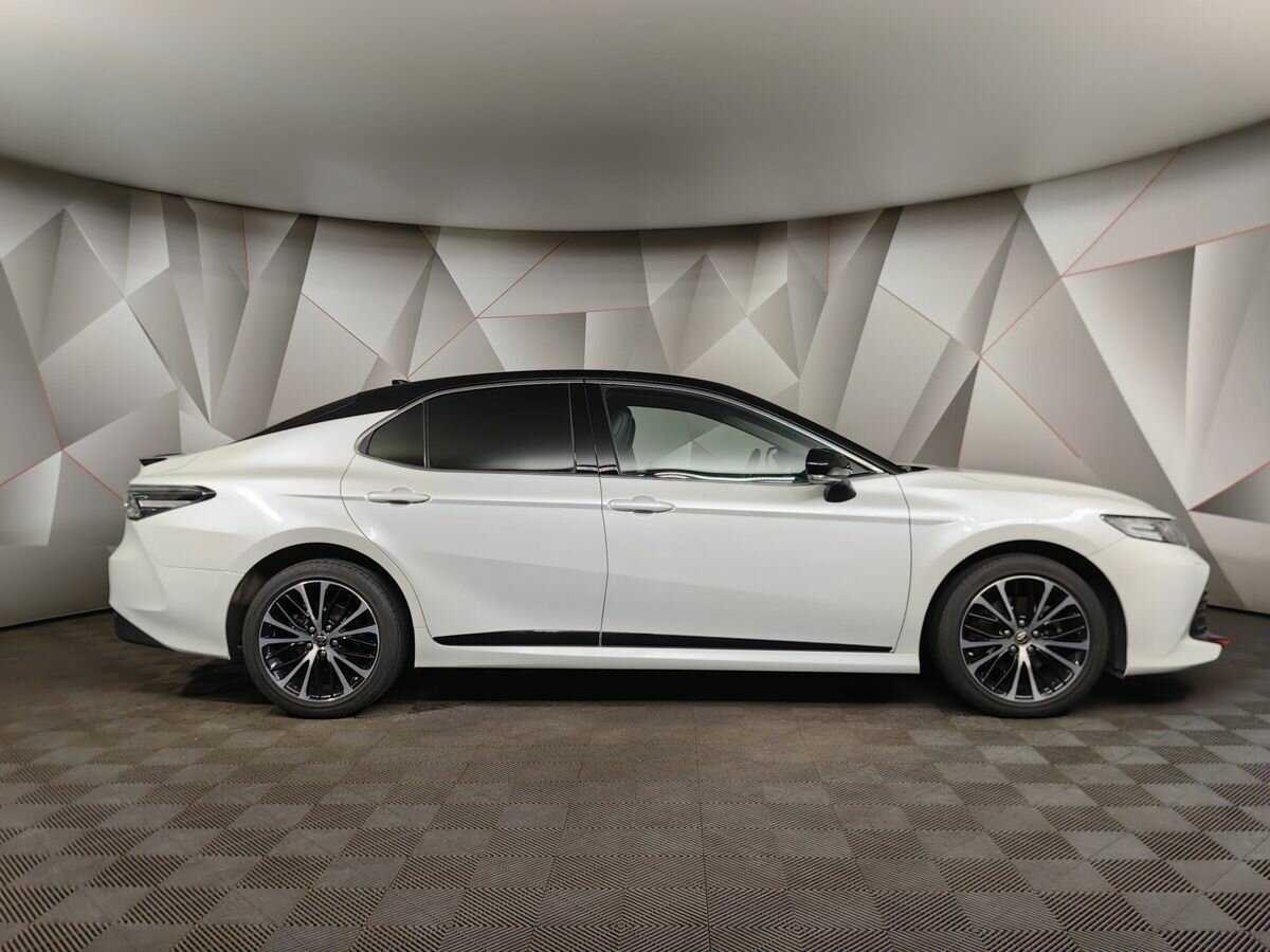 Toyota Camry 2020 года с пробегом. Фото: #5