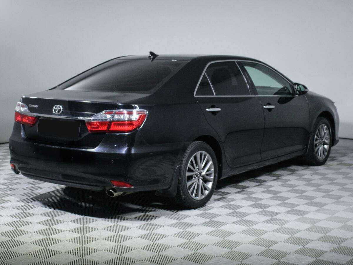 Toyota Camry 2018 года с пробегом. Фото: #4