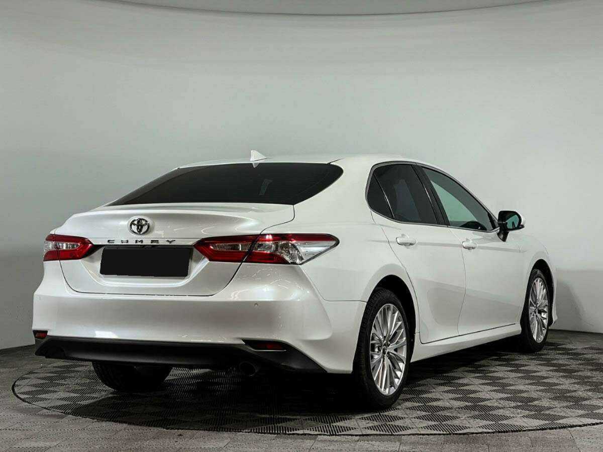 Toyota Camry 2018 года с пробегом. Фото: #4