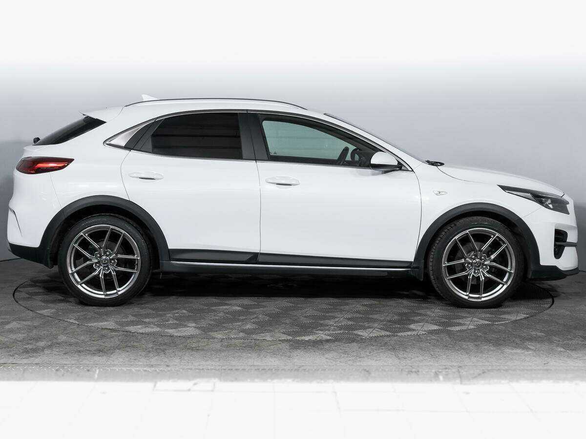 Kia XCeed 2021 года с пробегом. Фото: #3