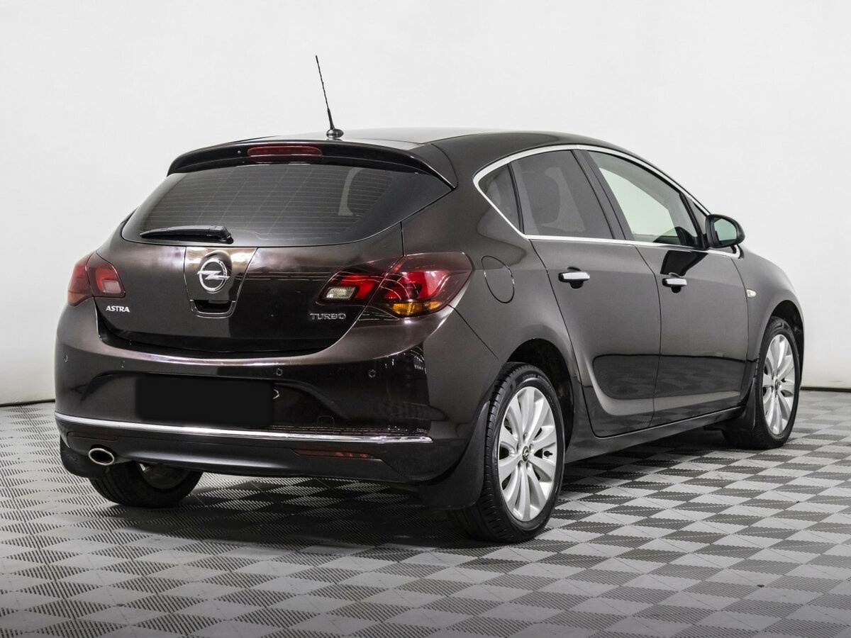 Opel Astra 2013 года с пробегом. Фото: #4
