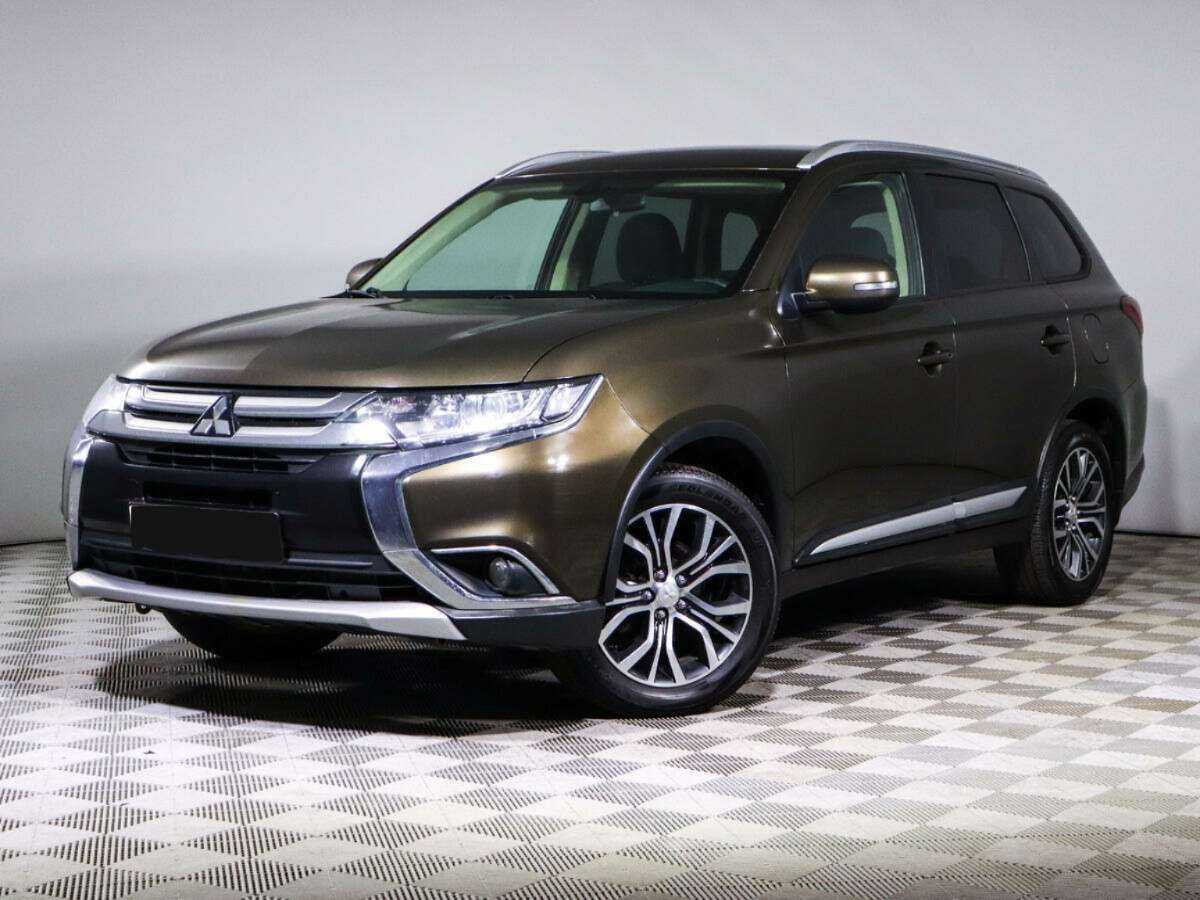 Mitsubishi Outlander 2018 года с пробегом. Посмотреть фото