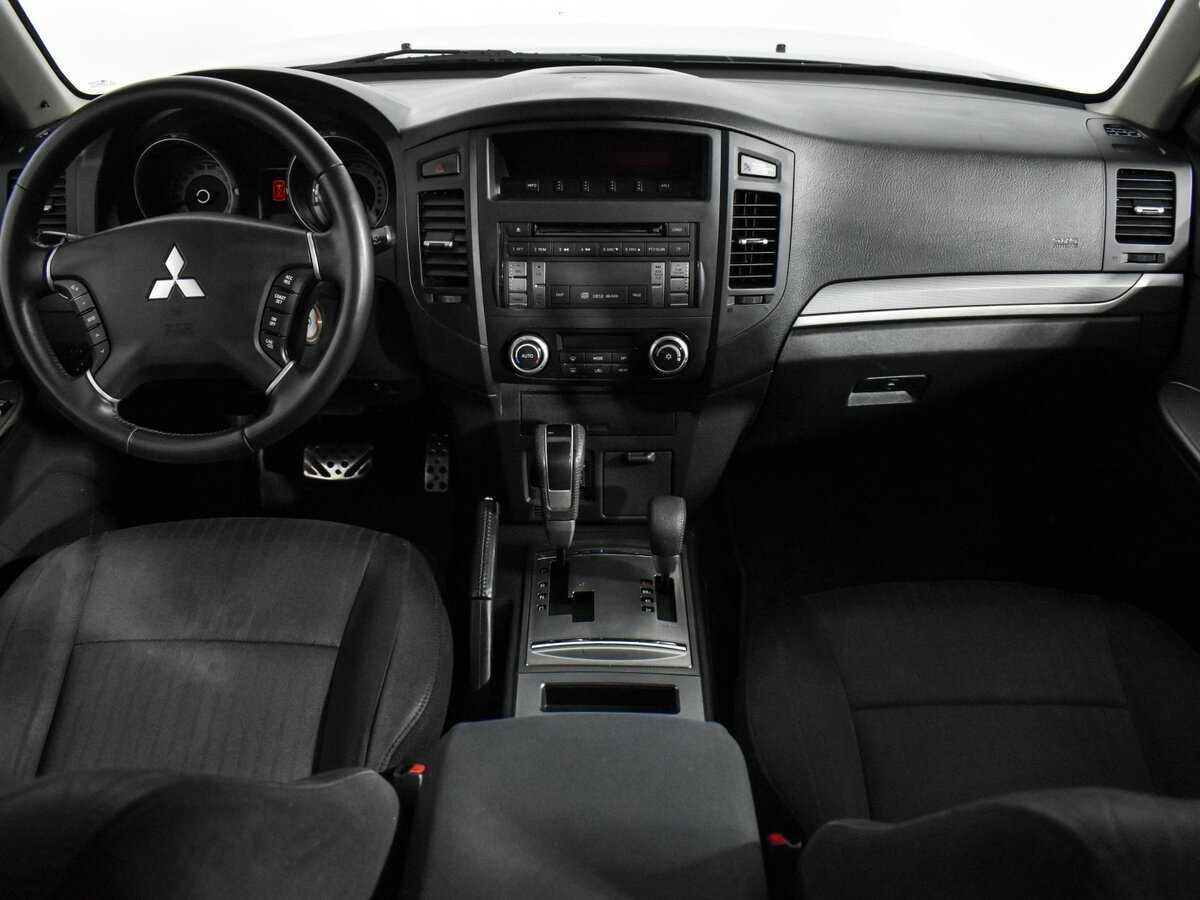 Mitsubishi Pajero 2013 года с пробегом. Фото: #12