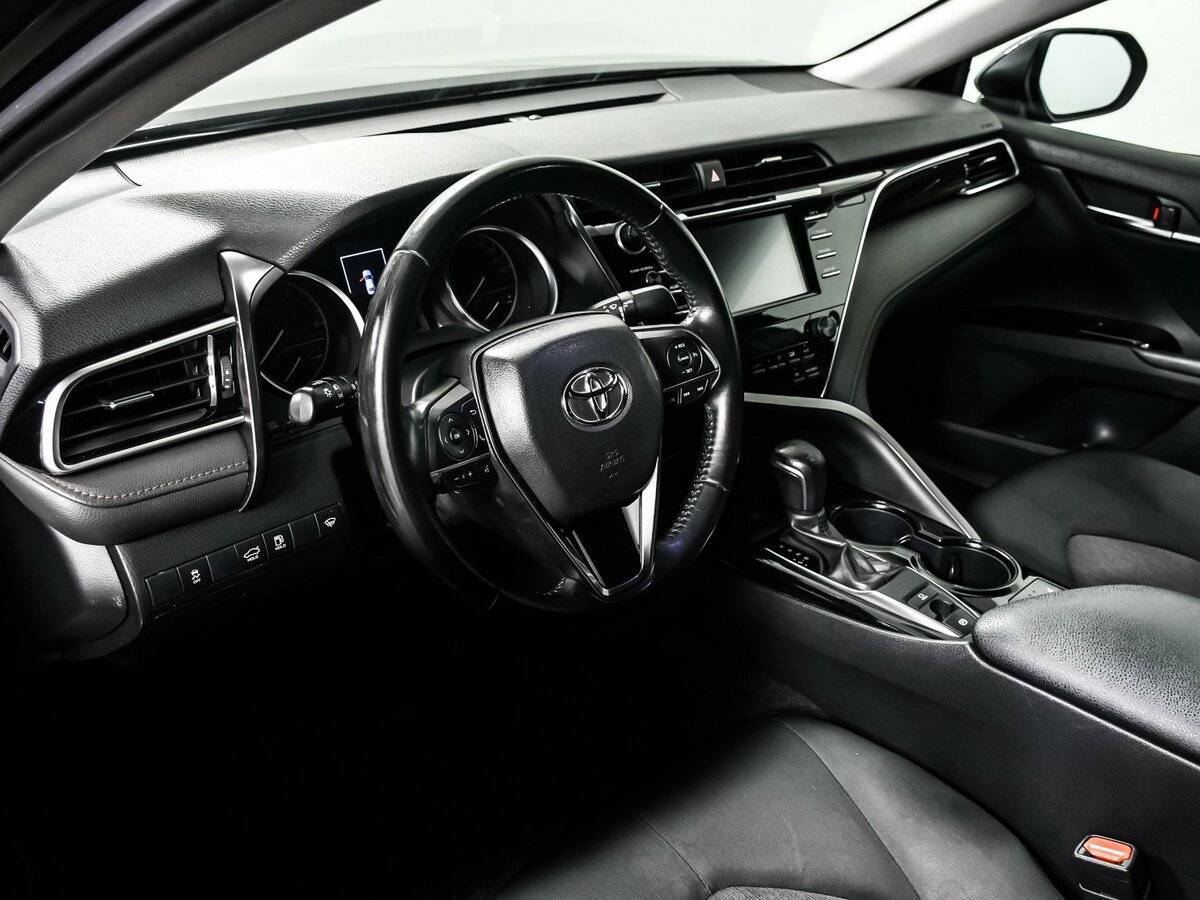 Toyota Camry 2019 года с пробегом. Фото: #12