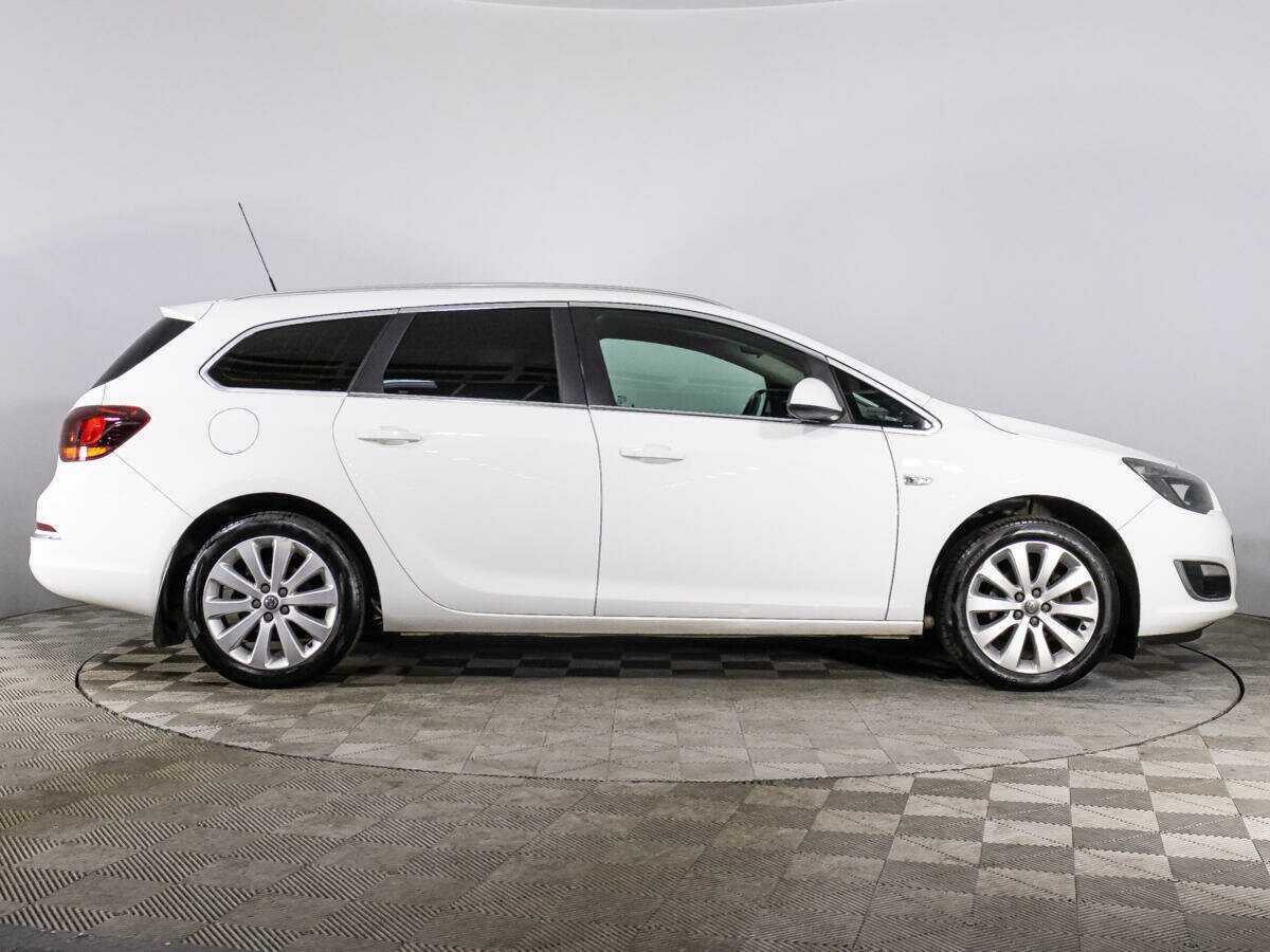 Opel Astra 2015 года с пробегом. Фото: #3