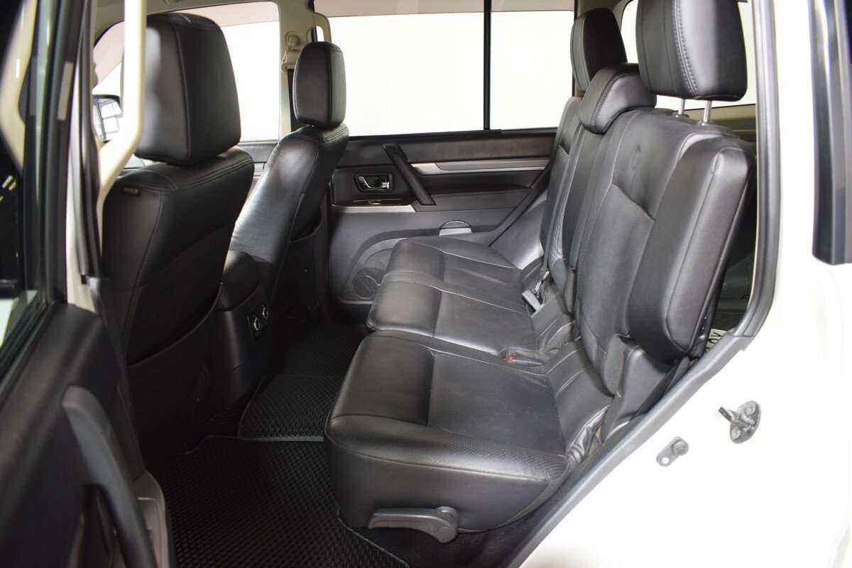 Mitsubishi Pajero 2014 года с пробегом. Фото: #9
