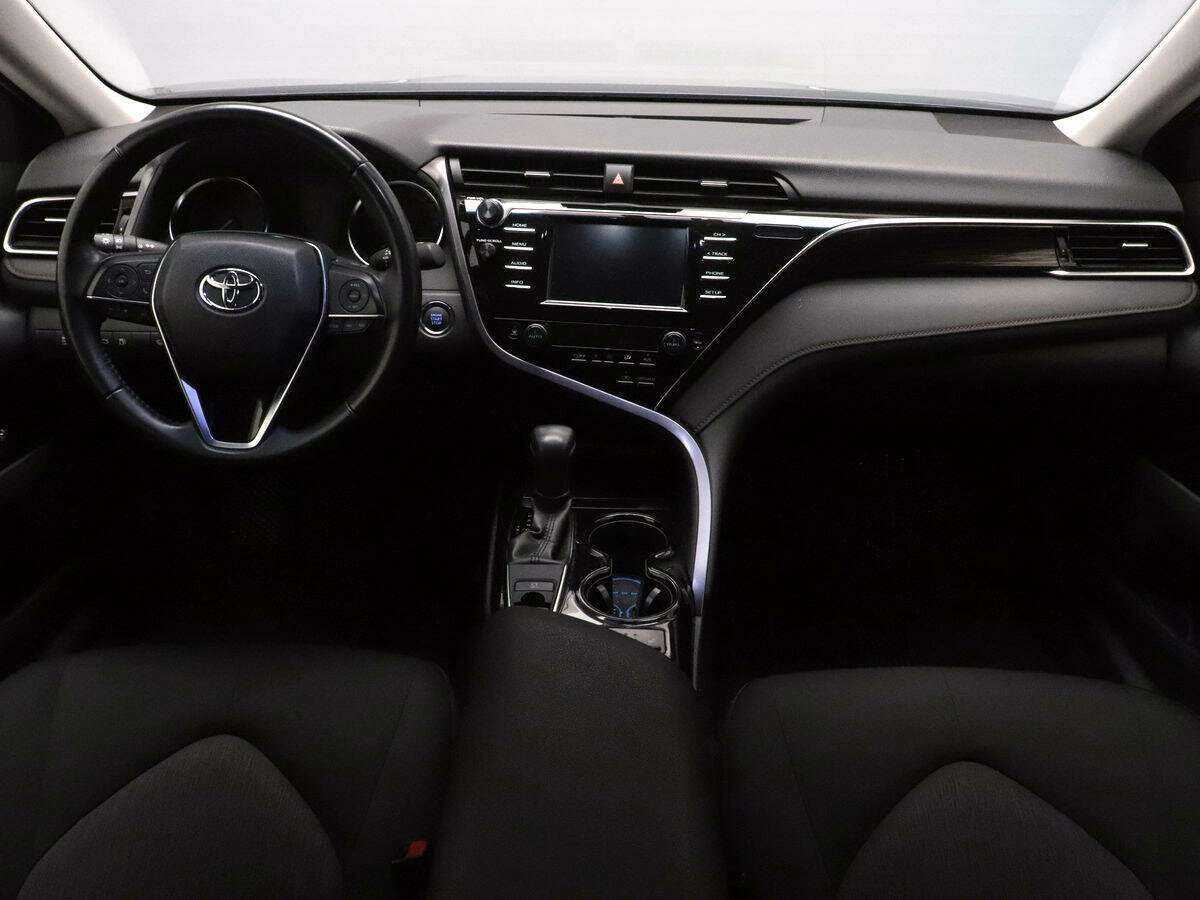 Toyota Camry 2019 года с пробегом. Фото: #8