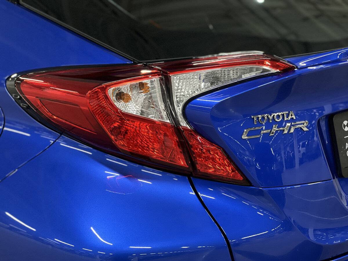 Toyota C-HR 2019 года с пробегом. Фото: #8
