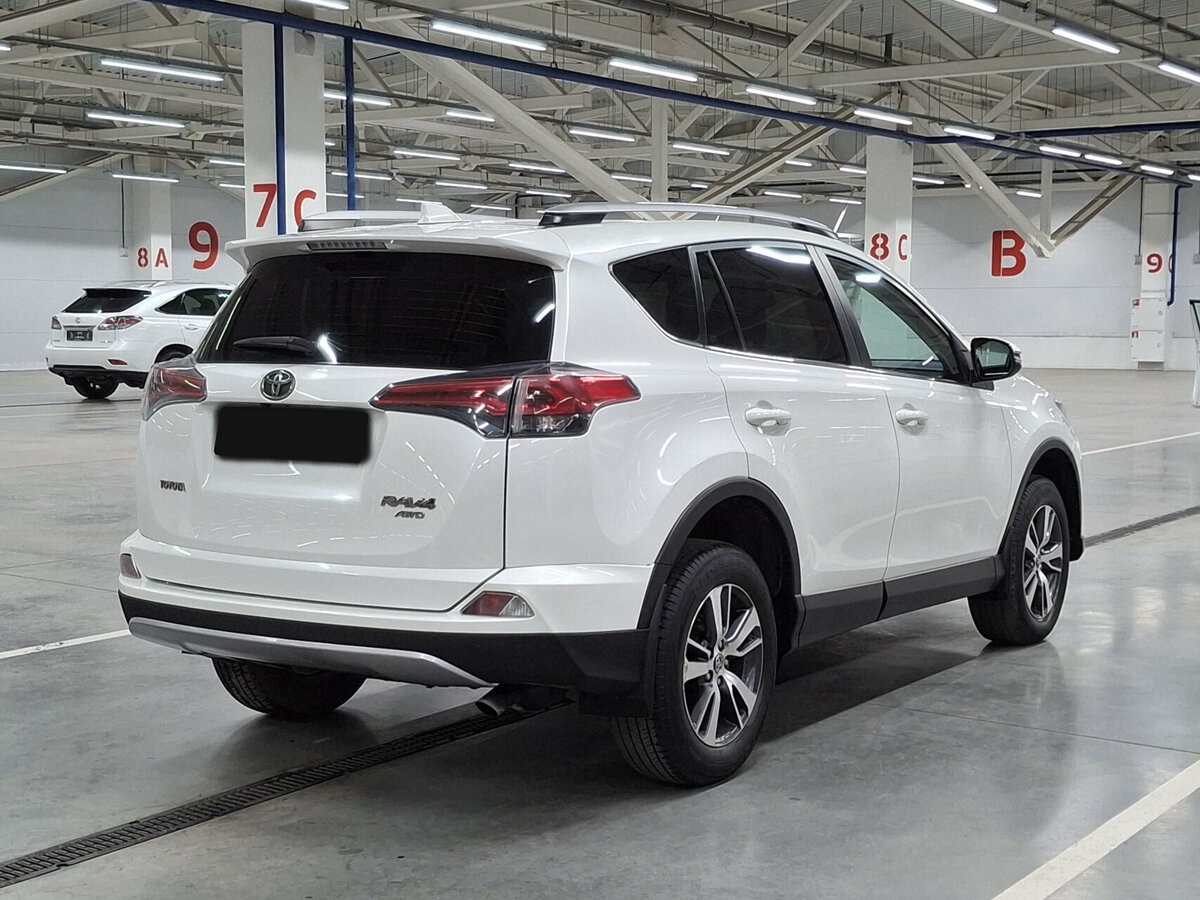 Toyota RAV4 2016 года с пробегом. Фото: #4