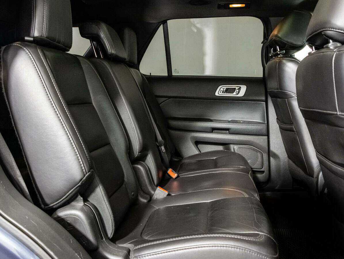 Ford Explorer 2013 года с пробегом. Фото: #11